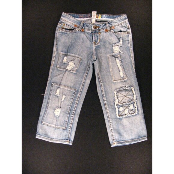 MUDD Juniors Capri Jeans TAG: 3 Blue DISTRESSED Patchwork Low Rise - Picture 1 of 9